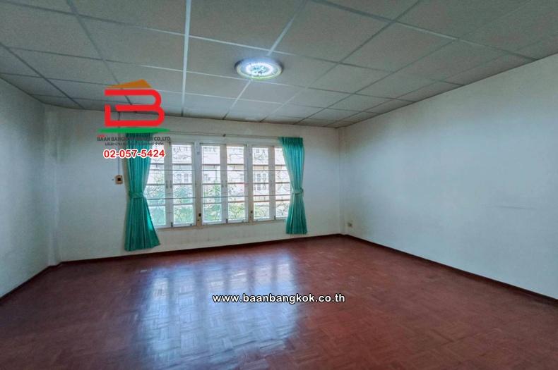 ทาวน์โฮม เนื้อที่ 18 ตร.ว. หมู่บ้านสรานนท์ (ติวานนท์-ปากเกร็ด 19) ถนนติวานนท์-ปากเกร็ด ตำบลบางพูด อำเภอปากเกร็ด นนทบุรี 10