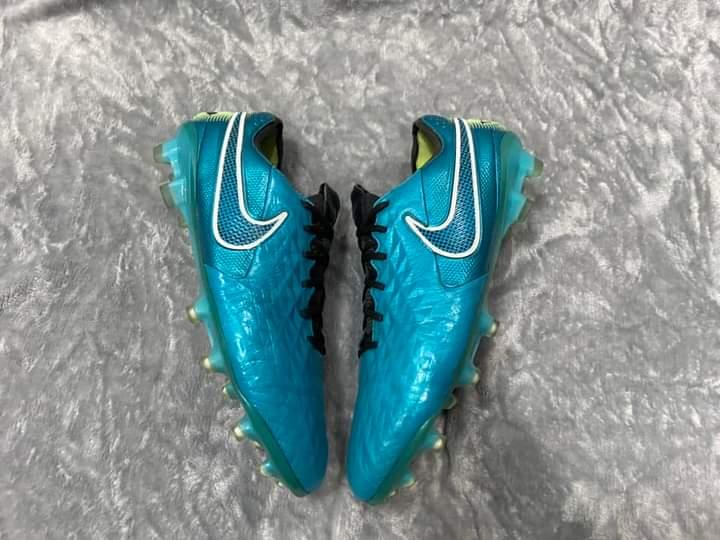 NIKE TIEMPO LEGEND 8