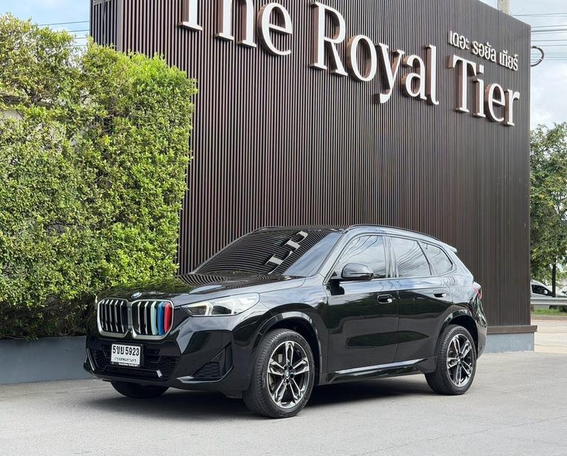 #BMW X1 2.0i sDrive M sport U11 ปี 24 สีดำ