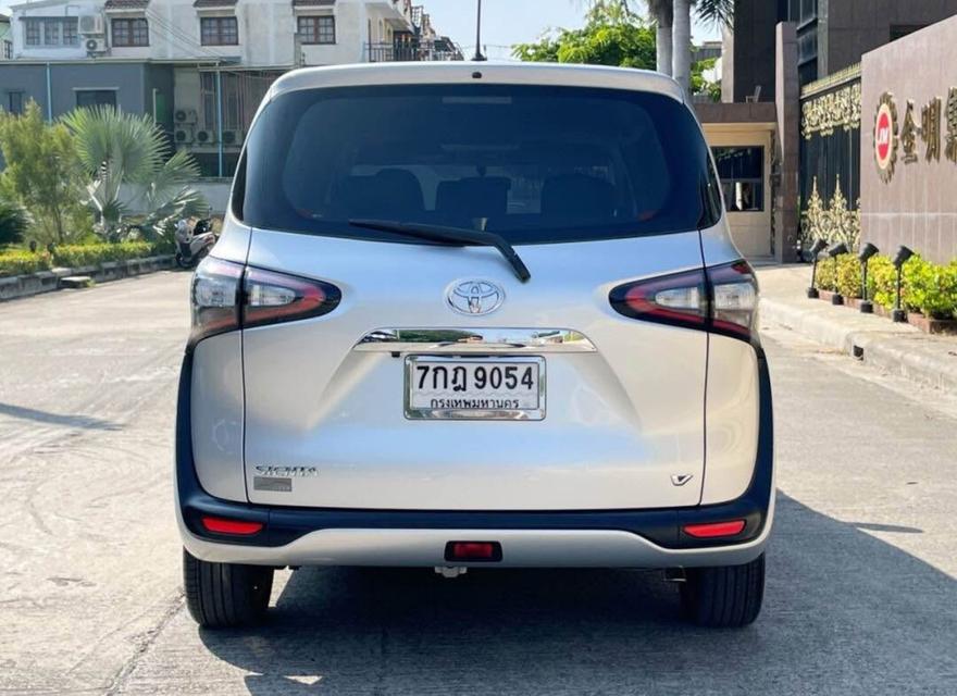 ขายรถมือ 2 Toyota Sienta สีเทา ปี 2018 2