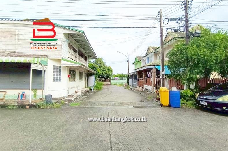 ทาวน์เฮาส์ บ้านพฤกษา 24 เนื้อที่ 28 ตรว. ถนนสุวินทวงศ์ ต.ศาลาแดง อ.บางน้ำเปรี้ยว จ.ฉะเชิงเทรา 11