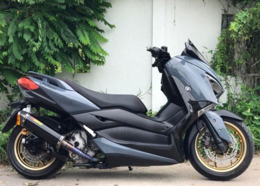 Yamaha XMAX 300 ชุดสีเทา 2