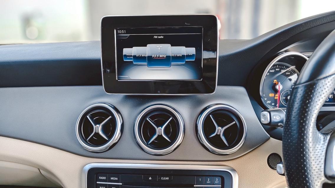 Mercedes-Benz GLA 200 AMG Dynamic 1.6 7A/T ปี 2019 15