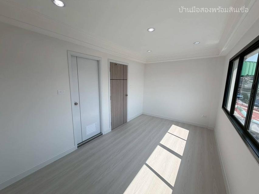 ทาวน์โฮม 3 ชั้น ซอยนาคนิวาส 37 ถนนประดิษฐ์มนูธรรม 7