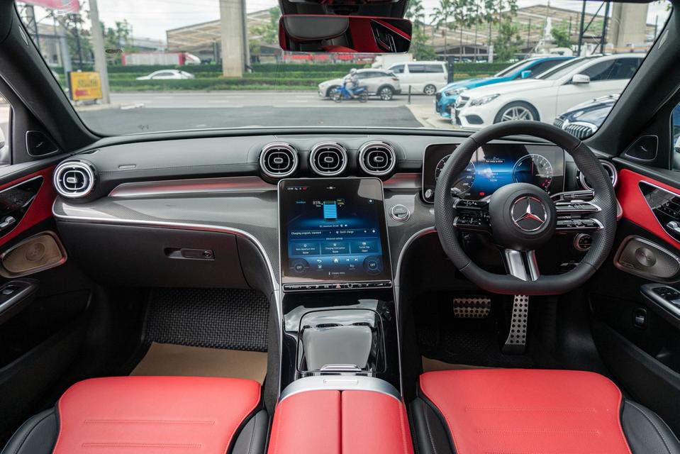 (แจ้งรหัสรถ NP2112) รุ่นรถ : BENZ C350e AMG DYNAMICปีรถ : 2024 รูปที่ 11