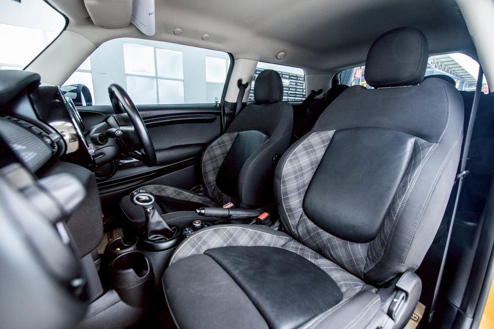 MINI COOPER 1.5 RHD F55 2016  8