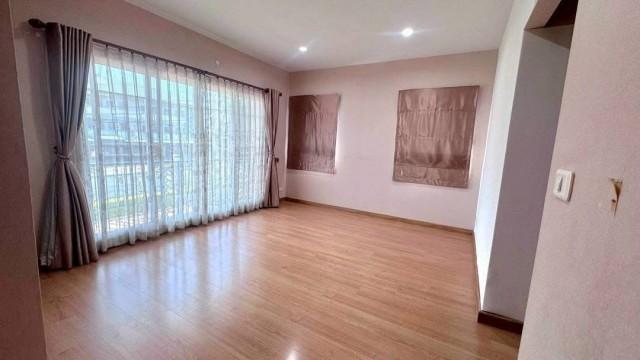 ขายหมู่บ้านภัสสร เพลสทีจ ซอยพัฒนาการ 38 ย่านพัฒนาการ 095-164-2956 XXX 4