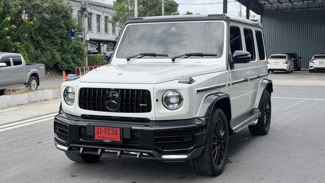 2024 BENZ G400d รุ่นพิเศษ PANDA Milage 19,XXX KM เบาะนวด ชุดแต่ง BRABUS ประจูดูด บันไดไฟฟ้า สภาพเหมือนใหม่ รถผลิตปี 24*