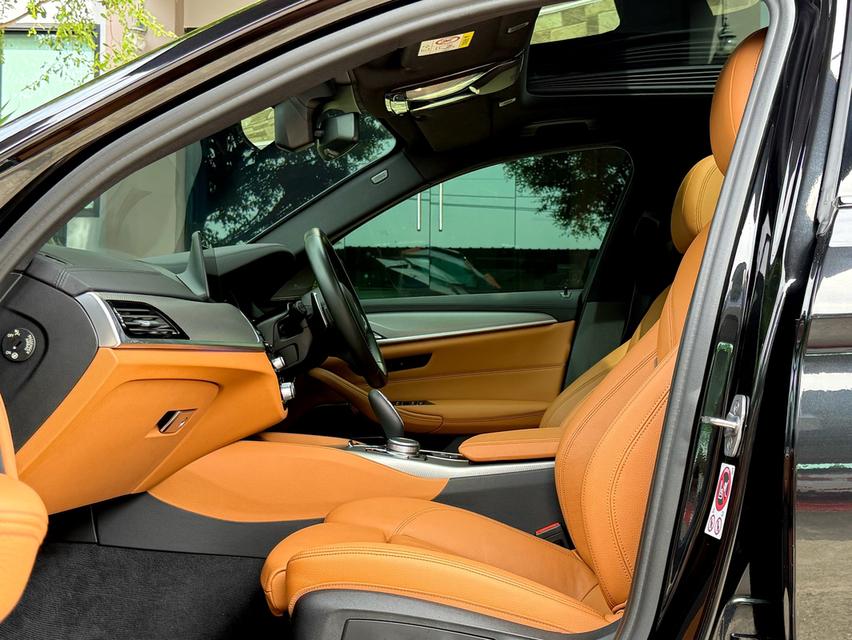 2018 BMW 530e MSPORT รถมือเดียวออกป้ายแดง รถวิ่งน้อยเพียง 80,000 กม เข้าศูนย์ตามระยะ รถไม่มีอุบัติเหตุครับ 13