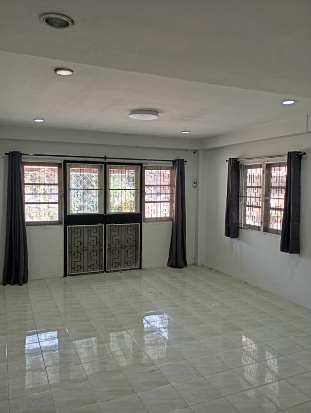 ขายบ้านทาวน์เฮาส์ 2หลังคู่ ม.บารเมษฐ์เฉลิมพระเกียรติร.9 12