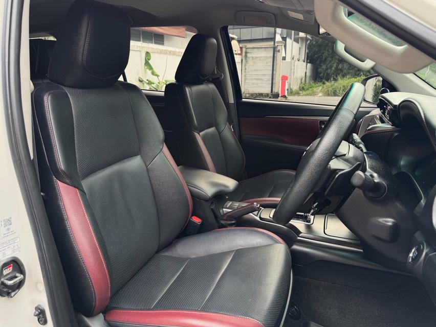 TOYOTA FORTUNER Commander 2.4 V 2WD AT (Year 2022) รูปที่ 11