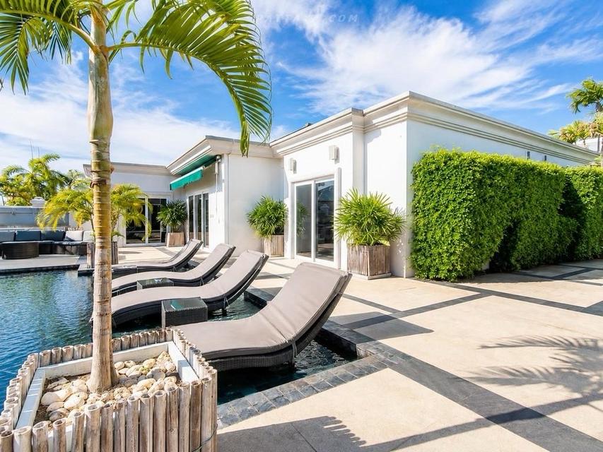 For Rent Only — Luxury Private Pool Villa at Siam Royal View PattayaLuxury private pool villa for rent at Siam Royal View Pattaya 15