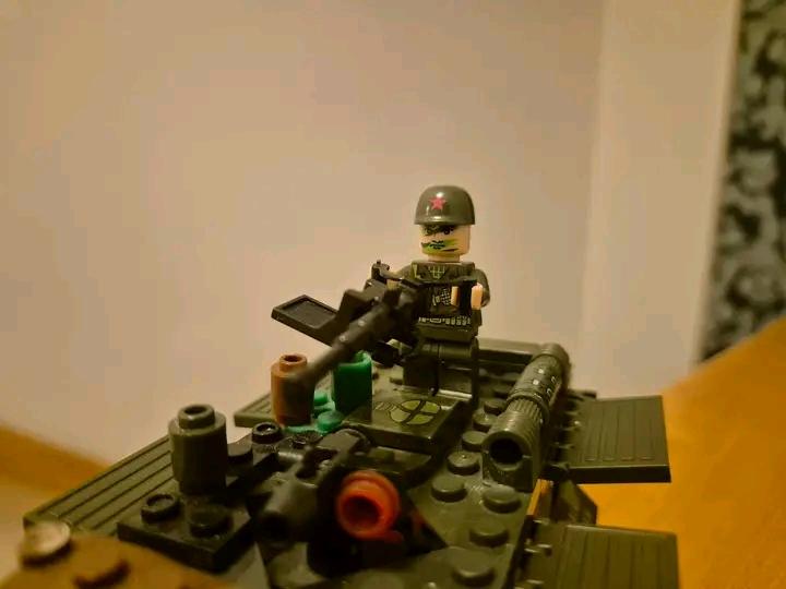 เลโก้รถทหาร