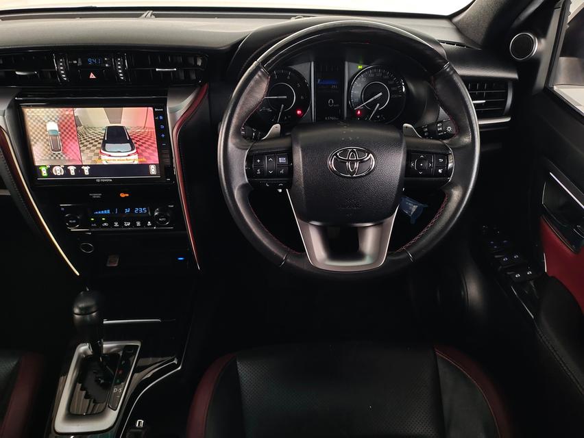 TOYOTA LEGENDER 2.4 V.2WD. ปี 2021 Mile 63,756 km. (1,150,000)  14