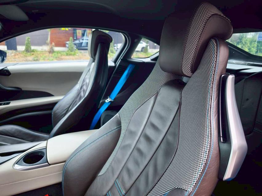 รหัสรถ KPV53 2018 BMW i8 1.5 HYBRID Pure Impulse สีดำ WRAP สีน้ำตาล 7