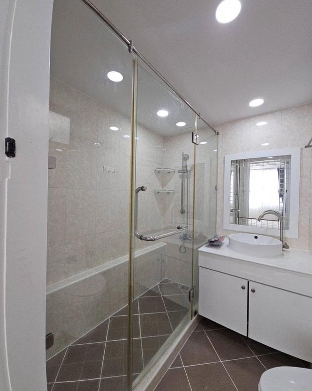 Ultra Luxury 2 Bedroom unit on Wireless Road. 8