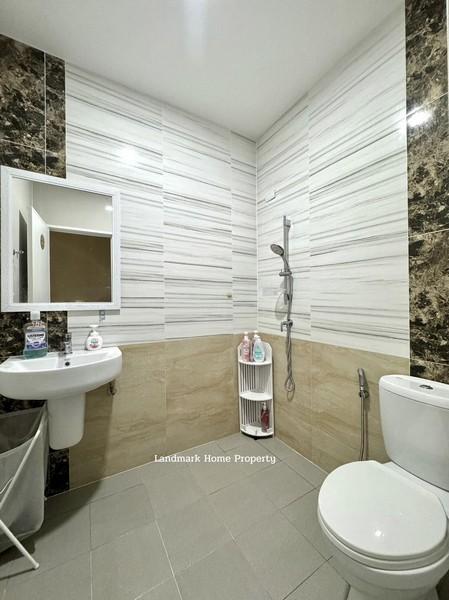 LM24-0318 ขายขาดทุน ทาวน์เฮ้าส์ 2 ชั้น โกลเด้นทาวน์ 3 พันท้ายนรสิงห์ เนื้อที่ 16.3 ตรว 3นอน 2น้ำ 8