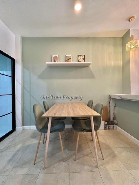 ขายทาวน์เฮ้าส์ 2 ชั้น  หมู่บ้านปัณณธร 3  พรประภานิมิต ตกแต่งครบ ติดถนนหลักของหมู่บ้าน ไม่มีค่าส่วนกลาง 5