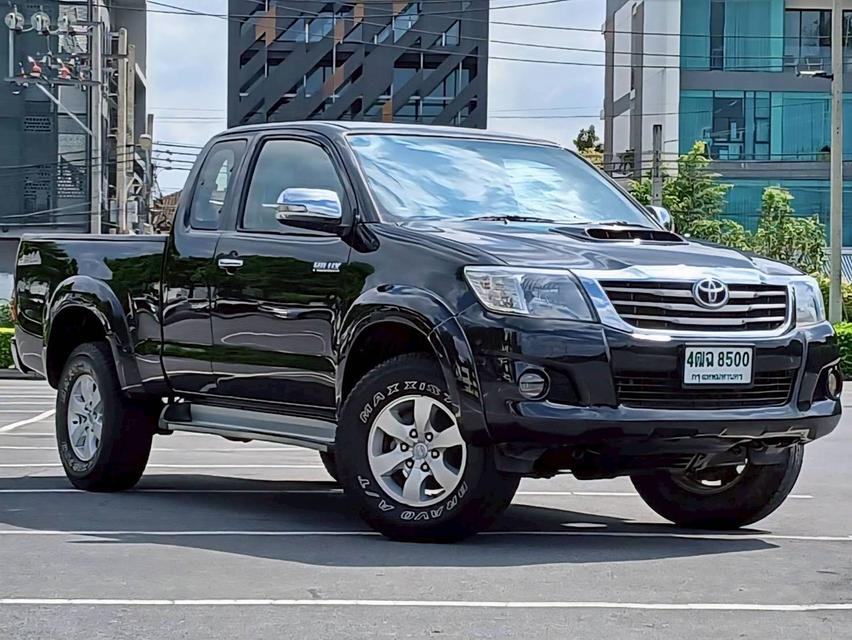 Toyota Vigo Prerunner Smart Cab 2.5 E VN Turbo เกียร์ธรรมดา สีดำ ปี 2013