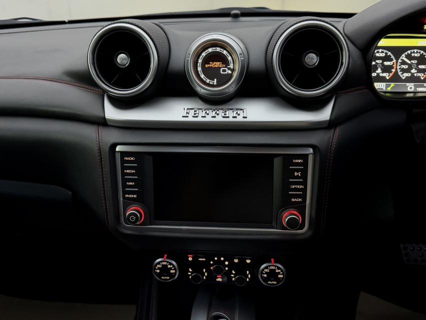Ferrari California T ปี 2016 13