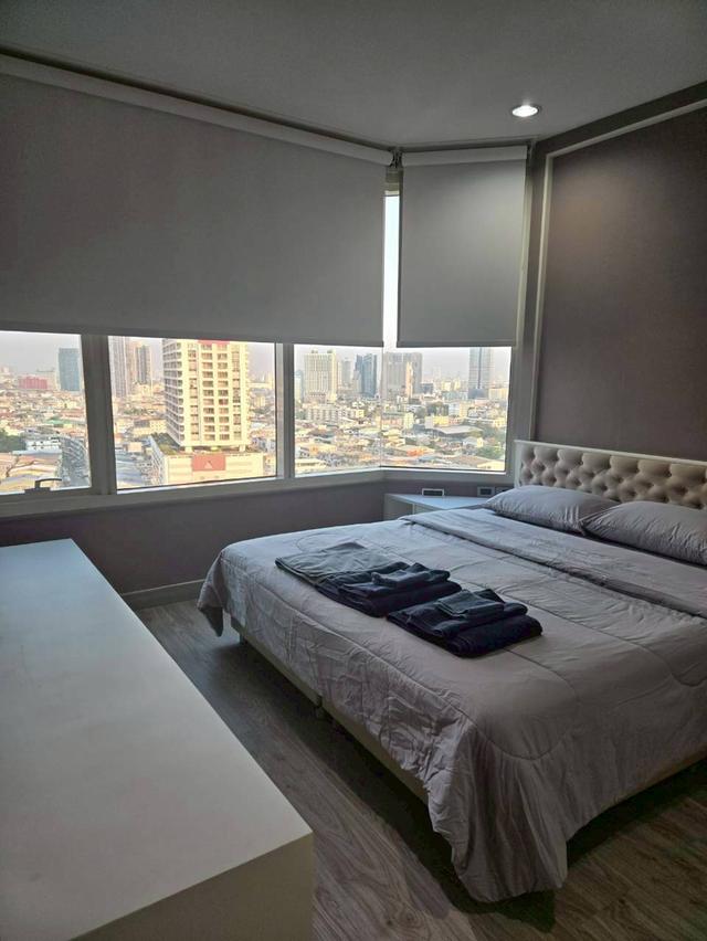 condo watermark chaophaya 12