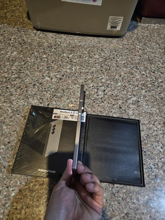 ขายๆๆๆถูกSamsungFold6 256กิ๊กRam12สีใหม่หายาก Shadow ยกกล่องอีมี่ตรงอุปกรยังไม่แกะเลยคับสูนTrueสภาพสวยการใช้งานดีเยี่ยมทุกๆฟังชั่นเครื่องรีสโตได้ตลอดไ 6