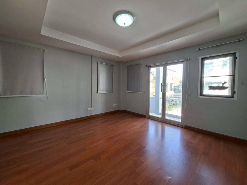 ขายด่วนบ้านทาวน์โฮม 3 ชั้น หลังมุม หมู่บ้าน The Balcony Home เฉลิมพระเกียรติ ร.9 ซอย 28 ใกล้สวนหลวง ร. 9 (N.1971) 6