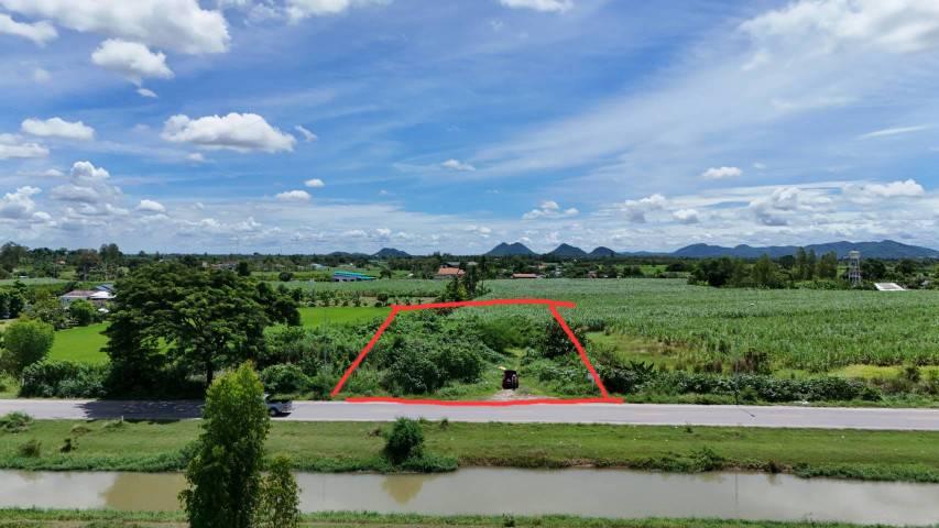 ดินสวยถมแล้ว ติดคลองส่งน้ำชลประทาน อำเภอท่าม่วง  กาญจนบุรี 4