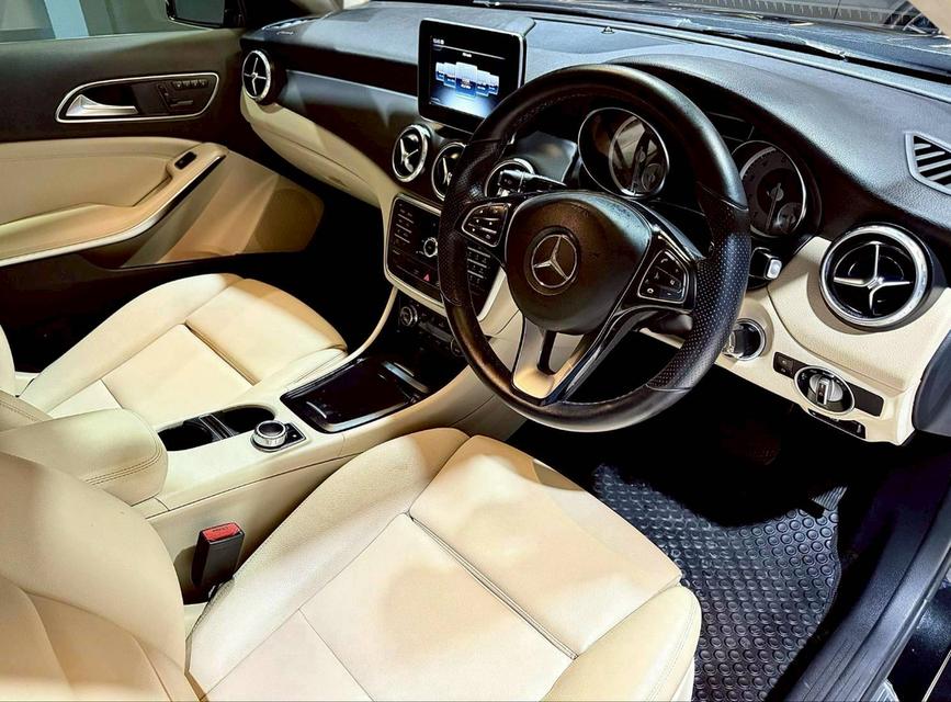 Mercedes-Benz GLA200 (W156) ปี 2017 10