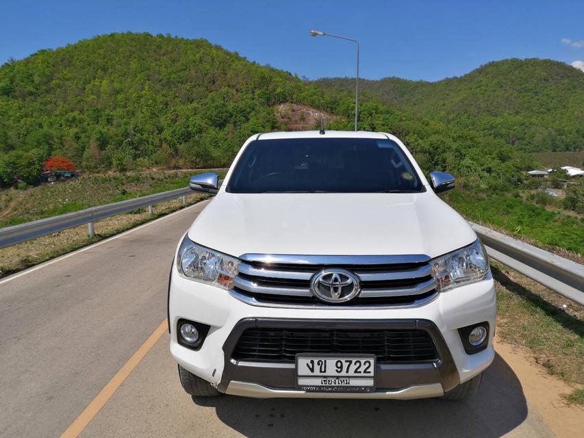TOYOTA REVO 4 ประตู สีขาว เกียร์ธรรมดา 2