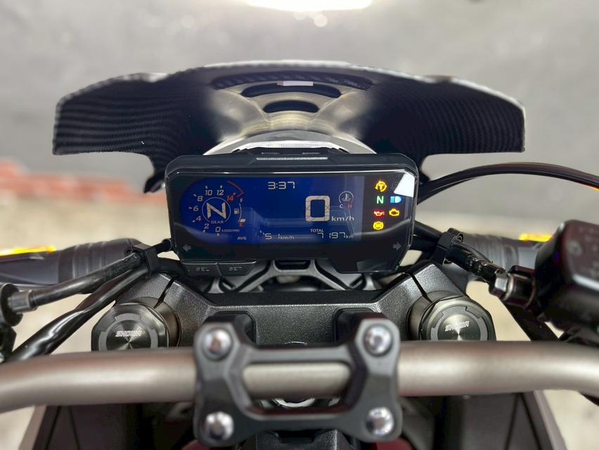 CB 650 R 6