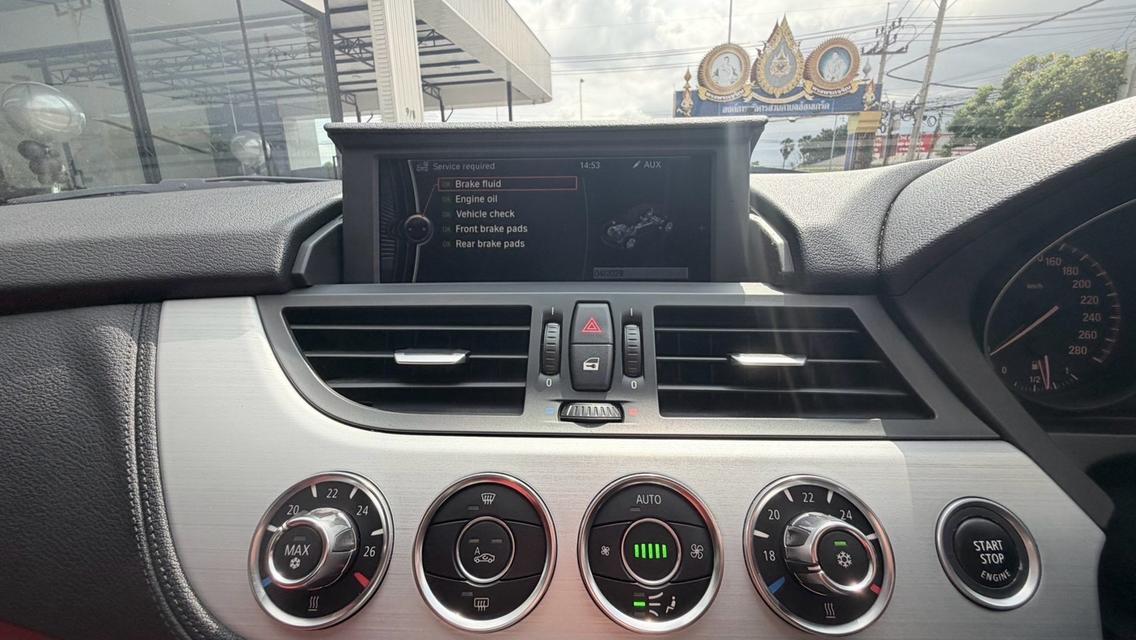 2010 BMW Z4 2.5 sDrive23i สีขาว Milage 40,XXX KM สวยที่สุดเท่าที่เคยเห็น เดิมทุกจุด รถศูนย์ Millennium auto เข้าศูนย์ เซอร์วิสศูนย์ทุกระยะ รูปที่ 14