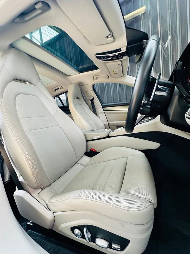 Porsche Panamera Plug In Hybrid 12