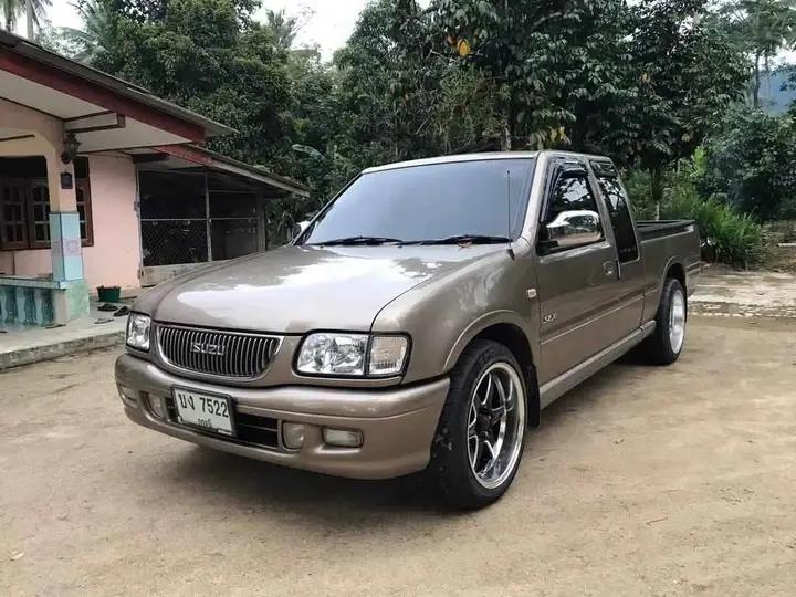 รีบขาย Isuzu Dragon Eyes 1