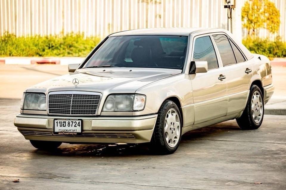 Benz e220 ปี1995 รหัส GT8724