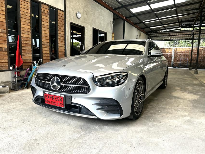 BENZ E220d 2.0 AMG SPORT จดทะเบียนปี 2022