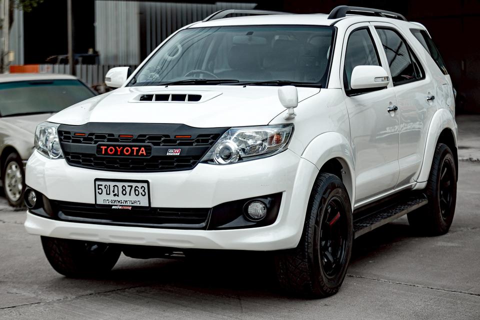 Toyota Fortuner 2.5V ปี15 3