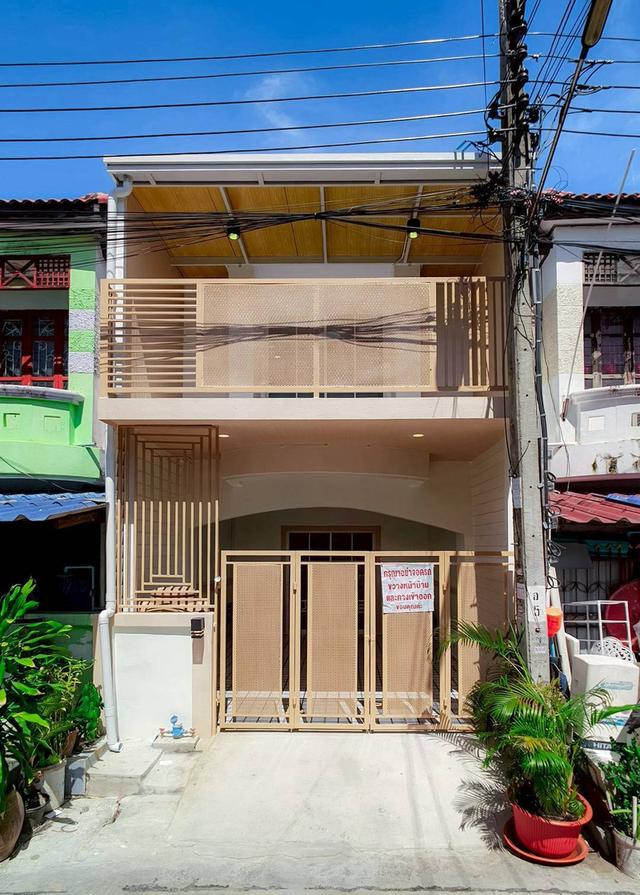 ปิยวรารมย์ เฟส3 ถนนบ้านกล้วยทาวน์เฮาส์ 2 ชั้น ตกแต่งใหม่พร้อมอยู่  🪴หลังบ้านมีพื้นที่กว้าง สามารถทำเป็น ครัวเปิด, มุมนั่งชิล หรือโซน ปิ้งบาร์บีคิว ได้ 1
