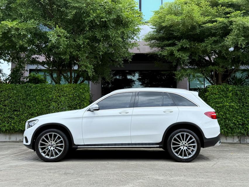 2017 BENZ GLC 250D รถศูนย์ Benz Thailand รถวิ่งน้อยเพียง 55,000 km รถเข้าศูนย์ตลอด รถไม่เคยมีอุบัติเหตุครับ