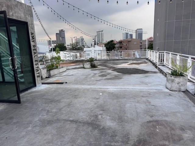 ให้เช่าอาคารStand alone 2.5ชั้น 900 ตร.ม. ย่านห้วยขวาง สุทธิสาร ดินแดง จอดรถ 30 คัน 5