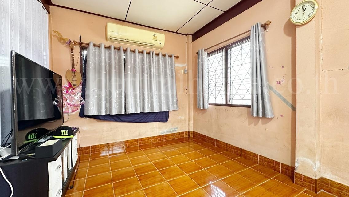 บ้านเดี่ยว พร้อมที่ดิน 93 ตร.วา พหลโยธิน 52 ราคาถูก ทำเลดี 3