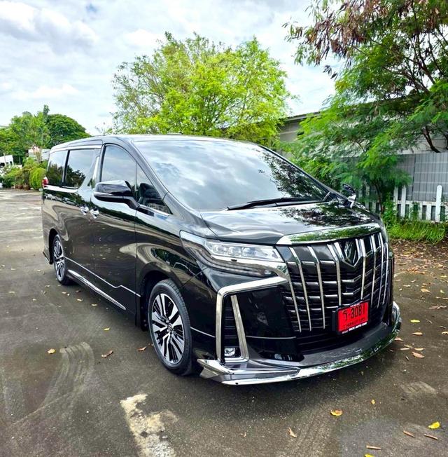 Toyota ALPHARD 2.5SC PACKAGE สีดำ ปี 2023 ไมล์ 44,000 กม.  3