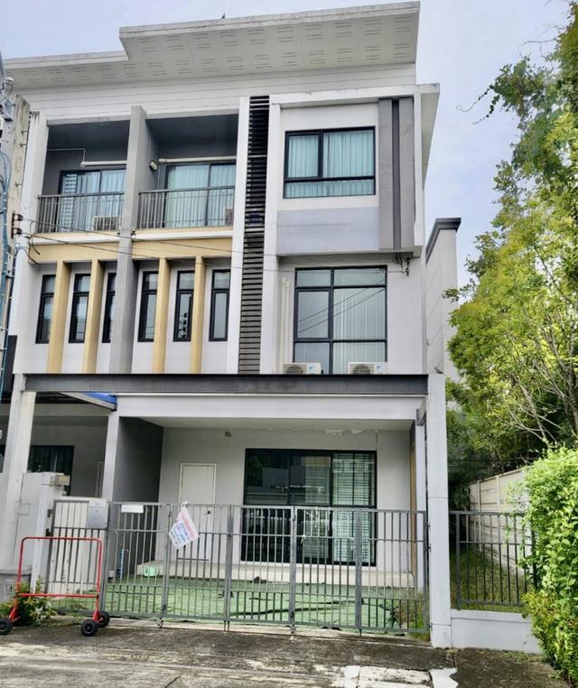 ขายทาวน์เฮาส์ 3 ชั้น Patio วัชรพล-รามอินทรา - 31 ตร.ว *หลังริม ใกล้เพลินนารีมอลล์*