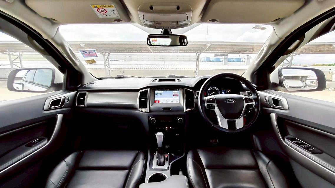 ขาย Ford Everest 2.2Titanium ปี17 11