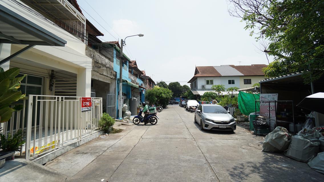 บ้านทาวน์เฮ้าส์ 2 ชั้น 4
