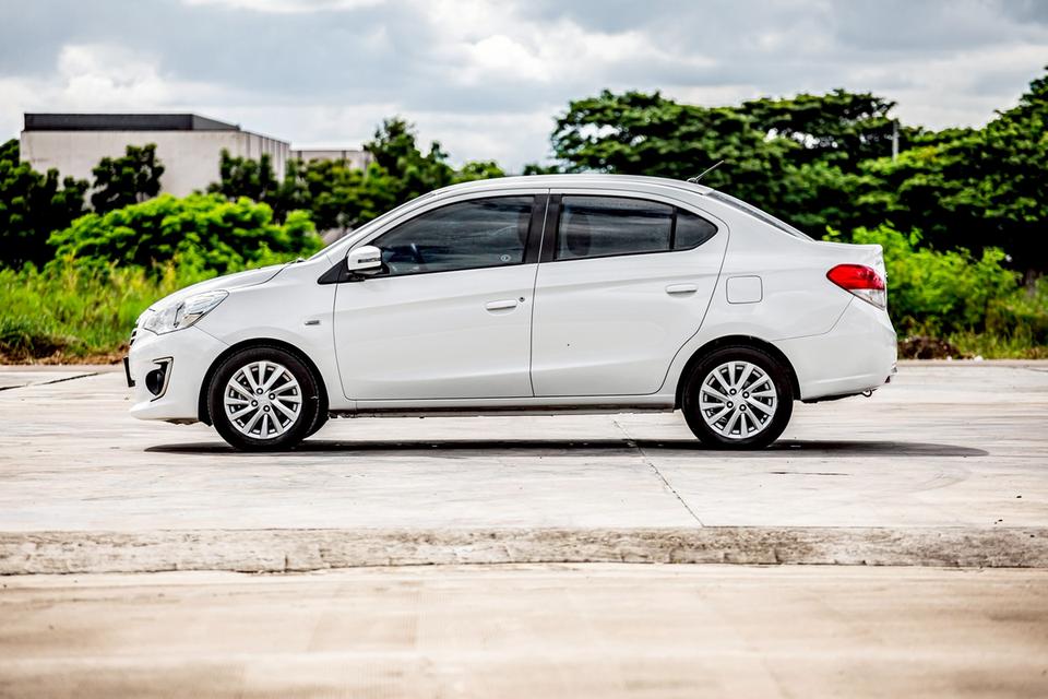 Mitsubishi Attrage 1.2 GLS ปุ่มสตาท์ สีขาว เกียร์ออโต้ ปี 2014 10
