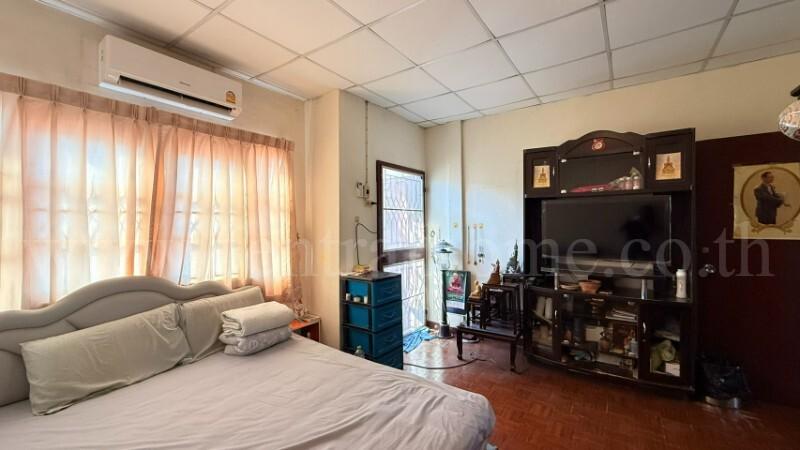 ทาวน์เฮ้าส์ หมู่บ้าน ดวงกมล ซอยพระยาสุเรนทร์ 35 - คลองสามวา 5