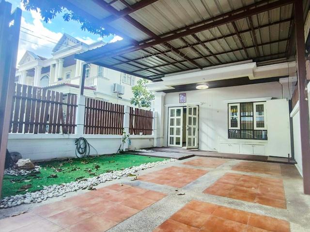 ตลาดไท 3กม. ม.ธรรมศาสตร์ รังสิต 1.1 กม. 34 ตร.วา. 254ตร.ม. 2-3นอน หลังริม ใหญ่ พร้อมเฟอร์ฯ แอร์ใหม่ BRT ม.ศูนย์รังสิต ให 2