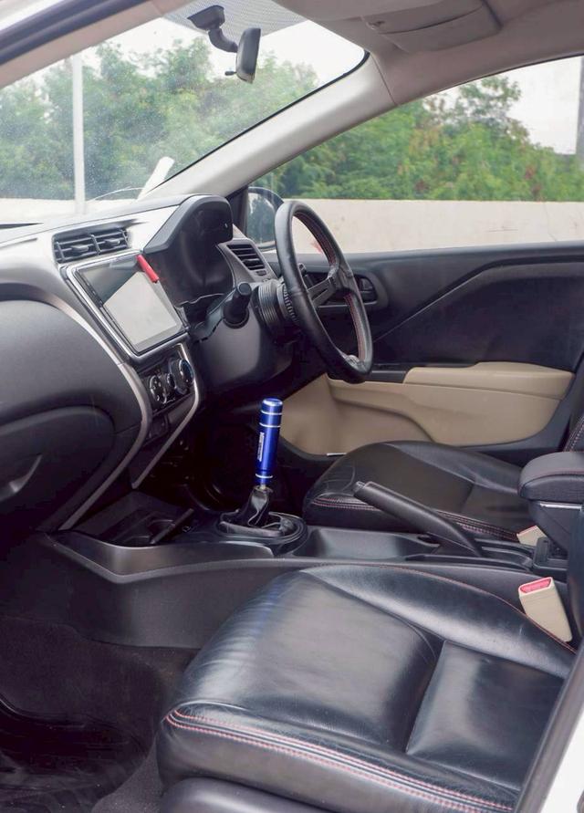 Honda city 1.5s เกียร์ m/t สีขาว ปี 2014 13