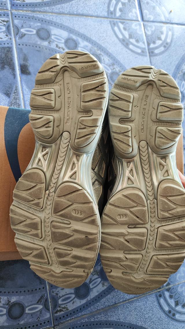 รองเท้า asics gel flux CN มือสอง